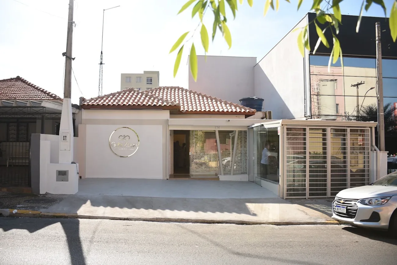 Fachada da clínica na Rua Tamôio